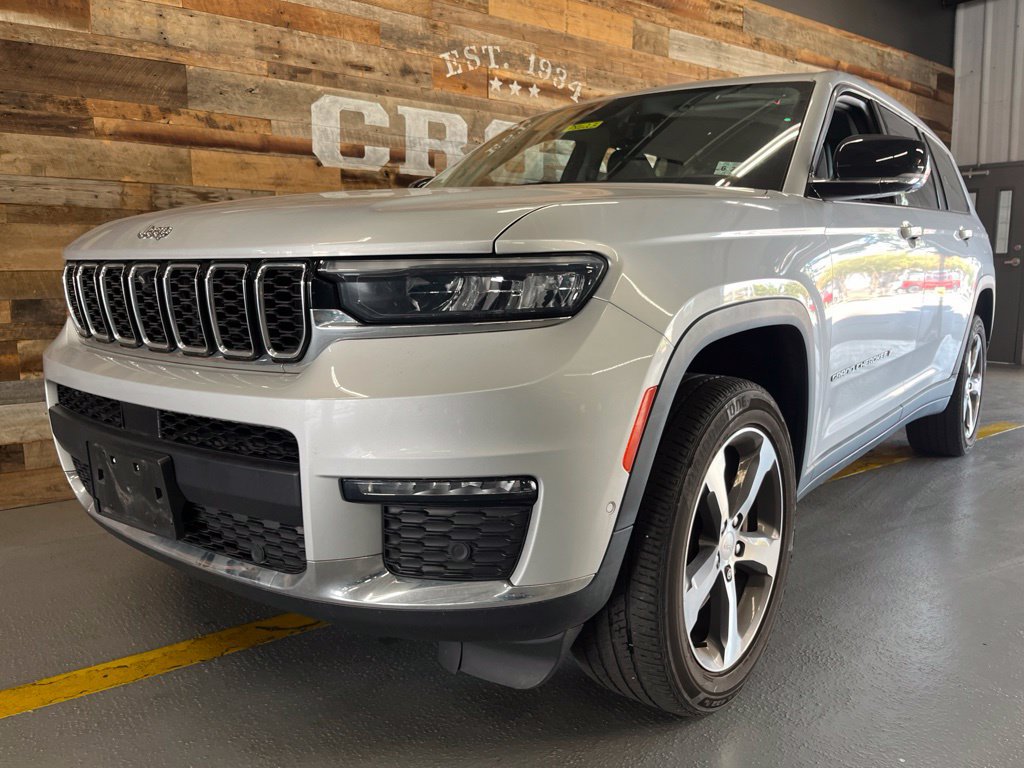 Used 2023 Jeep Grand Cherokee L Limited w/ Luxury Tech Group II AWD/4WD image 4