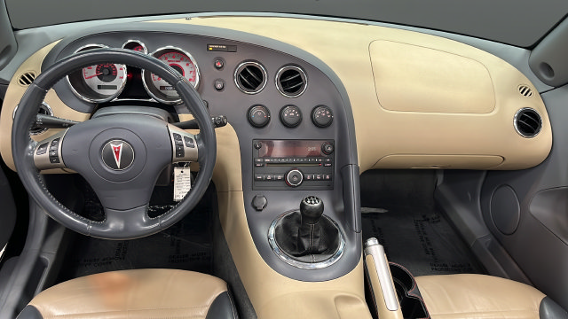 Used 2006 Pontiac Solstice Convertible w/ Premium Package RWD image 11