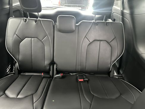 New 2026 Chrysler Pacifica Limited image 14