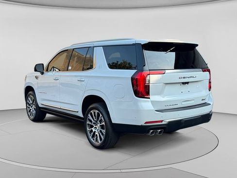 Used 2026 GMC Yukon Denali w/ Denali Reserve Package AWD/4WD image 3