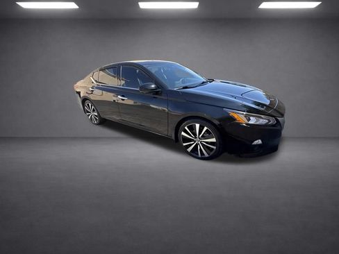 Used 2020 Nissan Altima 2.5 Platinum FWD image 24