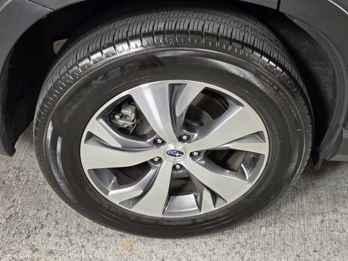 Certified 2024 Subaru Ascent Premium w/ Convenience Package AWD/4WD image 11