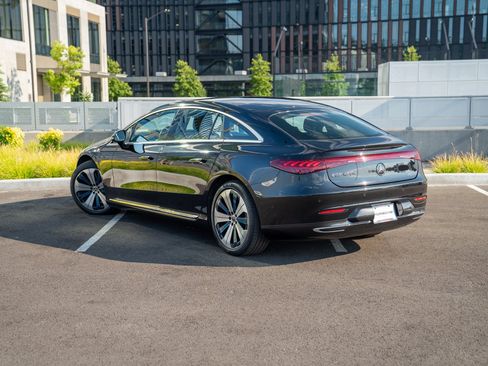 Used 2022 Mercedes-Benz EQS 450+ Sedan image 3