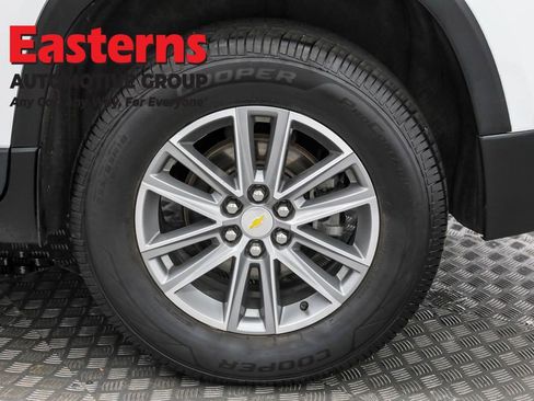 Used 2022 Chevrolet Traverse LT image 34