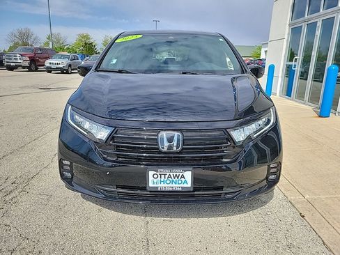 Used 2023 Honda Odyssey Sport image 3