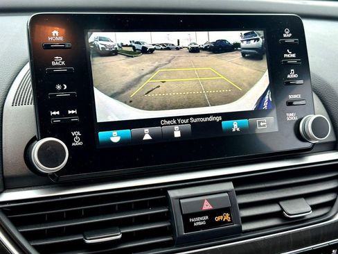 Used 2020 Honda Accord Touring image 17