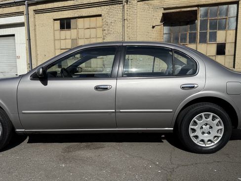 Used 1998 Nissan Maxima GXE FWD image 18