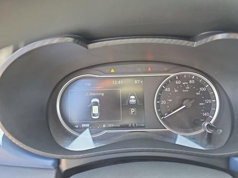 Used 2025 Nissan Versa SV FWD image 14