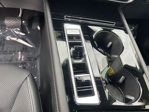 Certified 2025 Volkswagen Atlas SE image 26