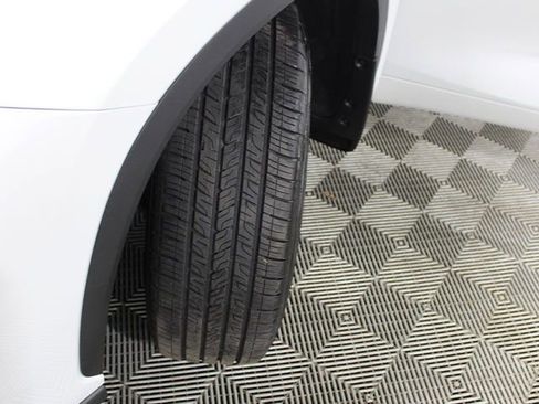 Used 2022 Toyota Highlander XLE image 17