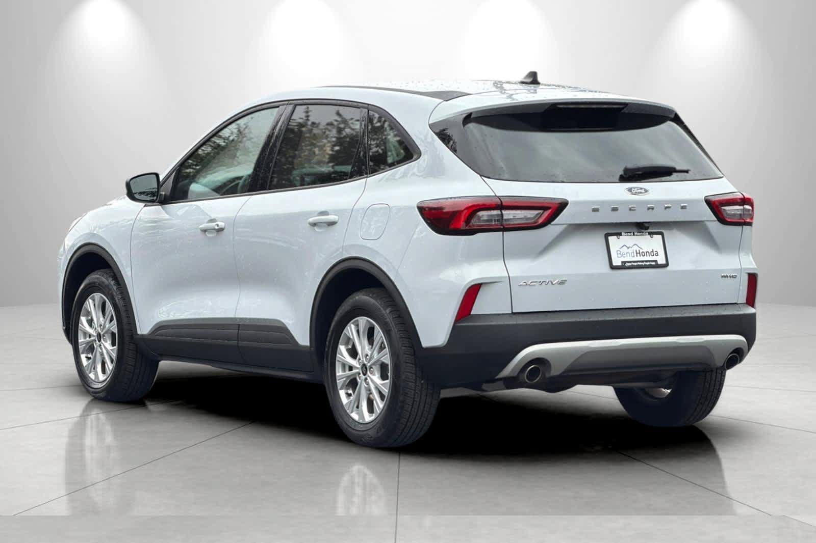Used 2025 Ford Escape Active AWD/4WD image 6