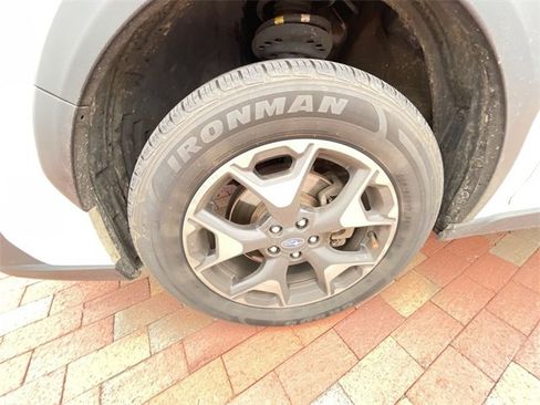 Used 2019 Subaru Crosstrek 2.0i Premium image 9