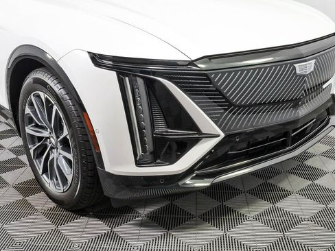 Used 2024 Cadillac Lyriq Luxury AWD/4WD image 37