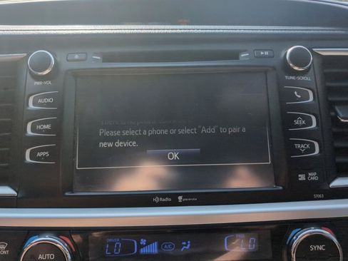 Used 2015 Toyota Highlander XLE AWD/4WD image 23