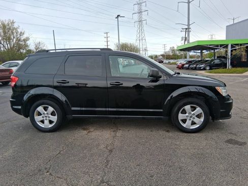 Used 2018 Dodge Journey SE FWD image 4