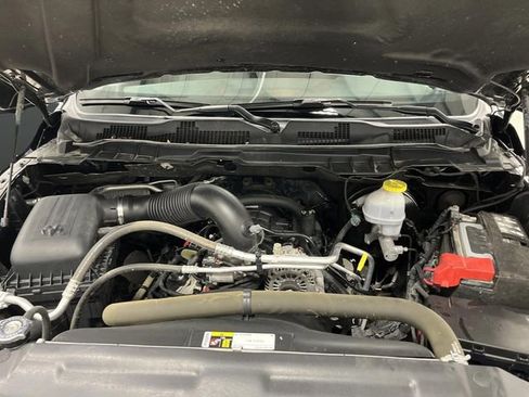 Used 2022 RAM 1500 Classic SLT image 32