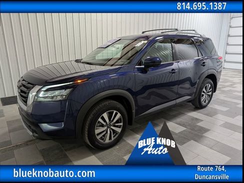 Used 2025 Nissan Pathfinder SL AWD/4WD image 1