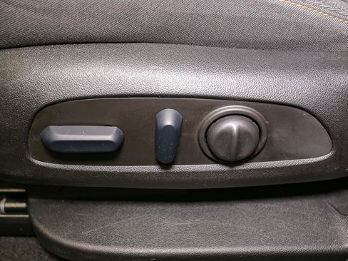 Used 2023 Chevrolet Equinox LT image 41