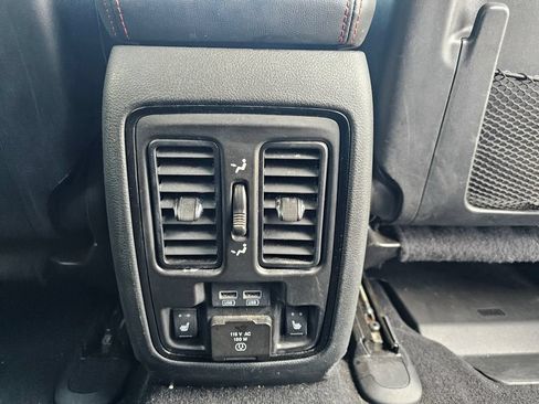 Used 2025 Dodge Durango GT AWD/4WD image 17