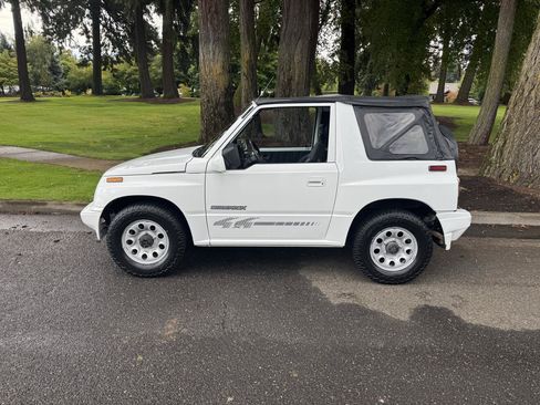 Used 1995 Suzuki Sidekick JX AWD/4WD image 2