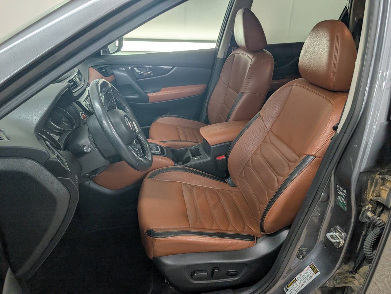 Used 2017 Nissan Rogue AWD image 7