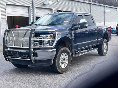 Used 2019 Ford F250 XL w/ STX Appearance Package image 2
