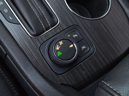 Used 2017 GMC Acadia SLT image 25