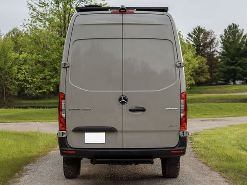 Used 2023 Mercedes-Benz Sprinter 2500 image 5