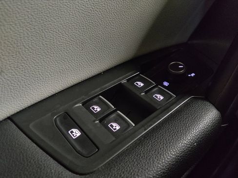 Used 2021 Volkswagen Tiguan SE R-Line FWD image 27