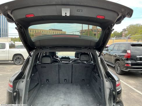 Used 2019 Porsche Cayenne AWD/4WD image 8