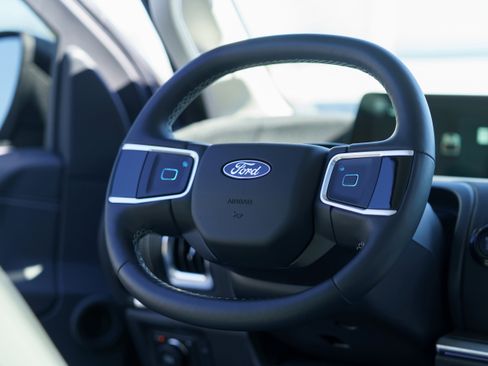 Used 2026 Ford Expedition Platinum image 25