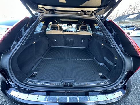 Used 2018 Volvo V90 T5 Cross Country w/ Convenience Package image 36