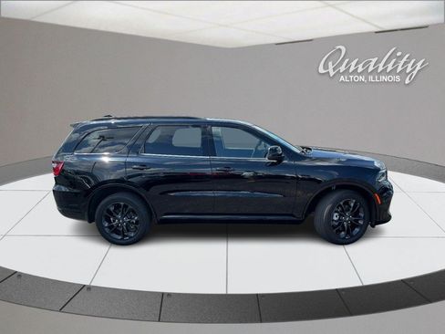 Used 2024 Dodge Durango SXT w/ SXT Blacktop Group AWD/4WD image 3