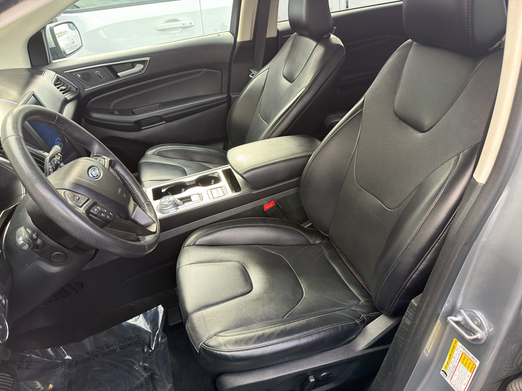 Used 2022 Ford Edge Titanium w/ Equipment Group 301A AWD/4WD image 6