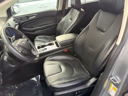 Used 2022 Ford Edge Titanium w/ Equipment Group 301A AWD/4WD image 6