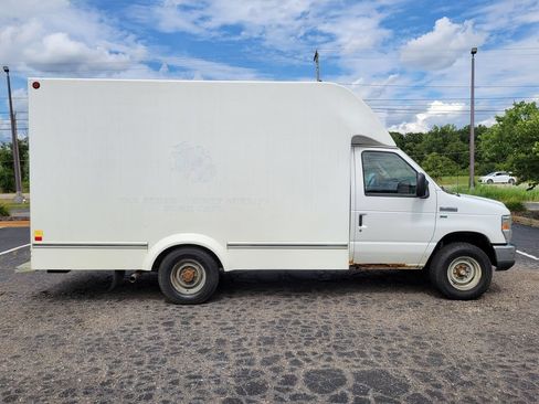 Used 2012 Ford E-350 and Econoline 350 Super Duty w/ PWR Locks & Windows Group RWD image 3