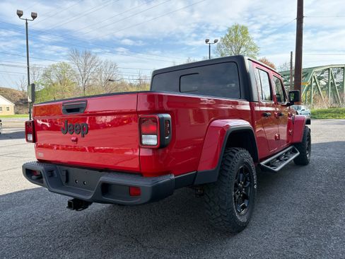 Certified 2020 Jeep Gladiator Sport AWD/4WD image 8