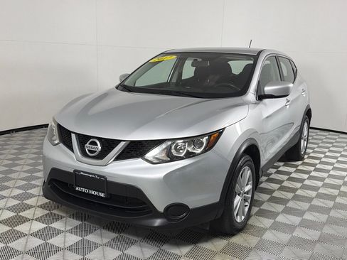 Used 2017 Nissan Rogue Sport S w/ S Appearance Package FWD image 9