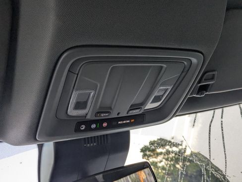 Used 2024 Chevrolet Silverado 3500 LT image 21