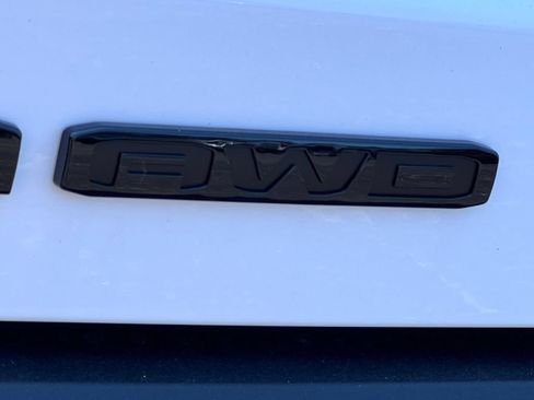New 2027 GMC Terrain Elevation w/ Elevation Premium Package AWD/4WD image 7