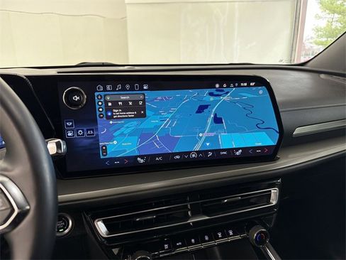 Certified 2025 Chevrolet Traverse LT image 28