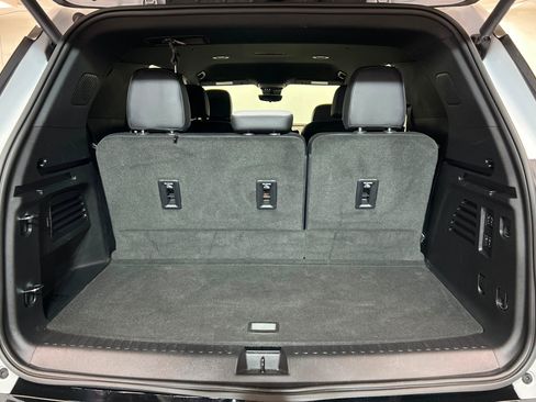 Used 2025 Chevrolet Traverse High Country image 24