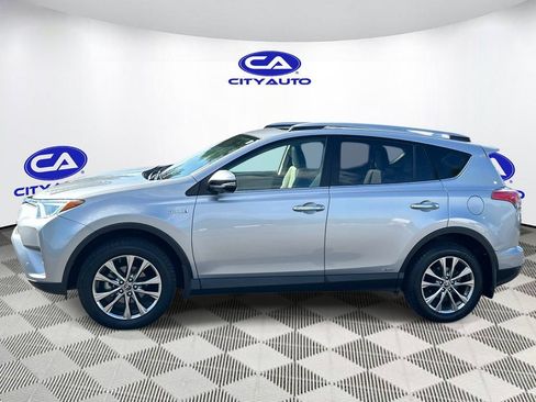 Used 2017 Toyota RAV4 Limited w/ Advanced Technology Package AWD/4WD image 7