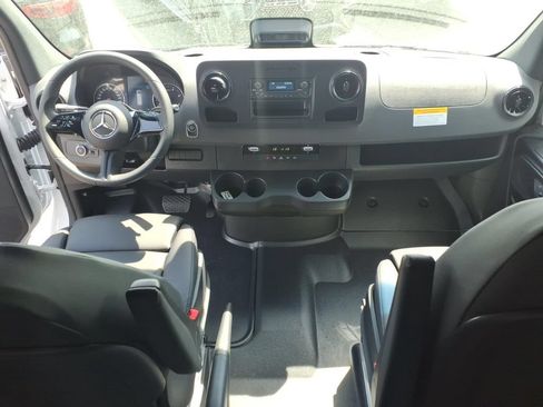 Used 2026 Mercedes-Benz Sprinter 2500 image 28