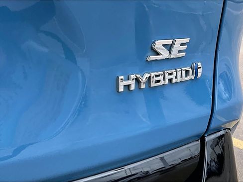 Used 2022 Toyota RAV4 SE AWD/4WD image 10