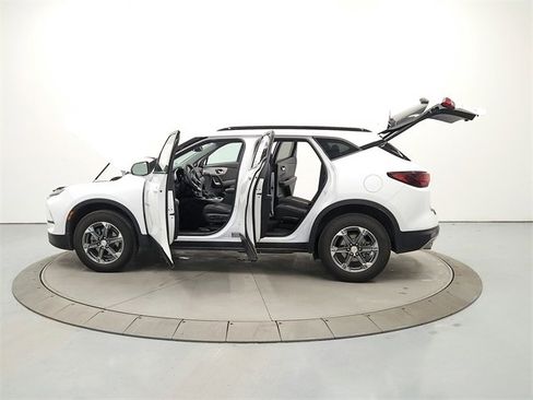 Used 2023 Chevrolet Blazer LT w/ Convenience Package image 12