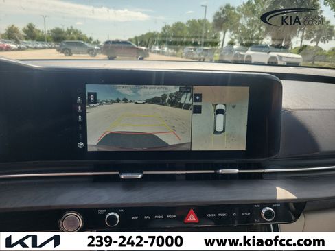Certified 2023 Kia Carnival SX FWD image 24