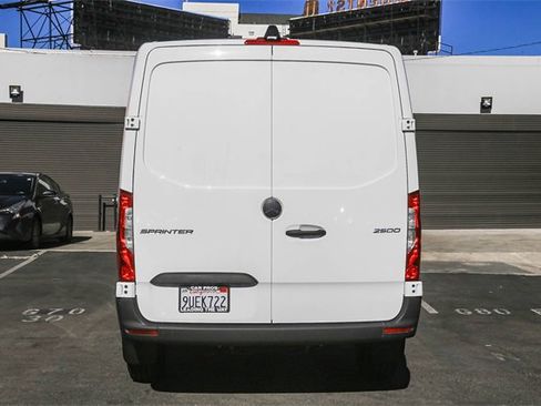 Used 2025 Mercedes-Benz Sprinter 2500 image 9