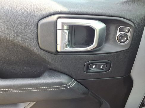 Used 2023 Jeep Wrangler Unlimited Sahara w/ Cold Weather Group AWD/4WD image 19