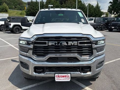 New 2026 RAM 2500 Tradesman w/ Chrome Appearance Group AWD/4WD image 9